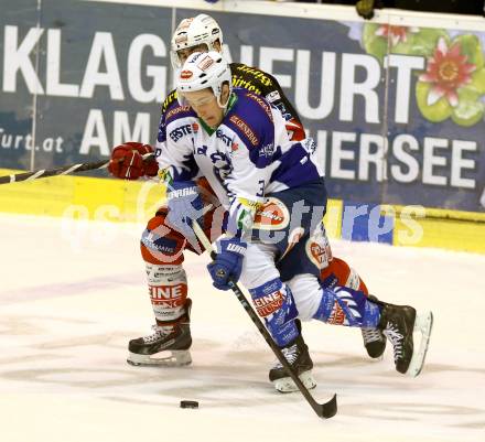 EBEL. Eishockey Bundesliga. KAC gegen VSV. Martin Schumnig,  (KAC),  Daniel Nageler (VSV). Klagenfurt, am 23.11.2014.
Foto: Kuess 

---
pressefotos, pressefotografie, kuess, qs, qspictures, sport, bild, bilder, bilddatenbank