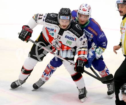 EBEL. Eishockey Bundesliga. EC VSV gegen HC Orli Znojmo. Marius Goehringer, (VSV), Branislav Rehus  (Znojmo). Villach, am 28.11.2014.
Foto: Kuess 


---
pressefotos, pressefotografie, kuess, qs, qspictures, sport, bild, bilder, bilddatenbank