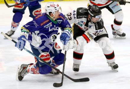 EBEL. Eishockey Bundesliga. EC VSV gegen HC Orli Znojmo. Eric Hunter,  (VSV), Peter Pucher (Znojmo). Villach, am 28.11.2014.
Foto: Kuess 


---
pressefotos, pressefotografie, kuess, qs, qspictures, sport, bild, bilder, bilddatenbank