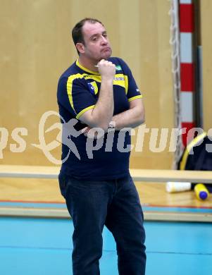 Volleyball AVL. SK Posojilnica Aich/Dob gegen VBC Weiz. Trainer, Manager Martin Micheu (Aich/Dob). Bleiburg, am 27.11.2014.
Foto: Kuess
---
pressefotos, pressefotografie, kuess, qs, qspictures, sport, bild, bilder, bilddatenbank