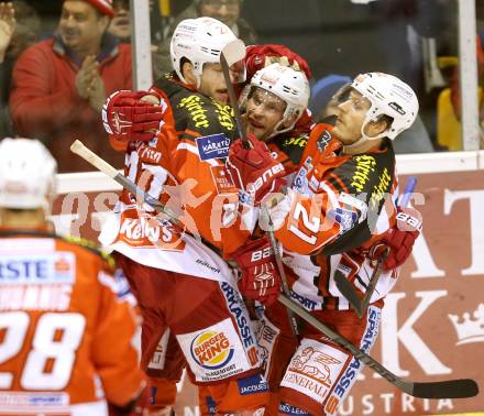 EBEL. Eishockey Bundesliga. KAC gegen EC Red Bull Salzburg. Torjubel Thomas Koch, Manuel Geier, Thomas HUndertpfund (KAC). Klagenfurt, am 30.11.2014.
Foto: Kuess 

---
pressefotos, pressefotografie, kuess, qs, qspictures, sport, bild, bilder, bilddatenbank