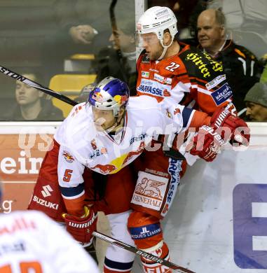 EBEL. Eishockey Bundesliga. KAC gegen EC Red Bull Salzburg. Thomas Poeck,  (KAC), Thomas Raffl (Salzburg). Klagenfurt, am 30.11.2014.
Foto: Kuess 

---
pressefotos, pressefotografie, kuess, qs, qspictures, sport, bild, bilder, bilddatenbank