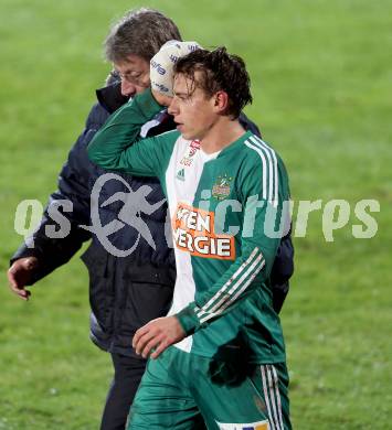 Fussball Bundesliga. RZ Pellets WAC gegen SK Rapid Wien. Verletzt Stefan Schwab (Rapid). Wolfsberg, am 7.11.2014.
Foto: Kuess

---
pressefotos, pressefotografie, kuess, qs, qspictures, sport, bild, bilder, bilddatenbank