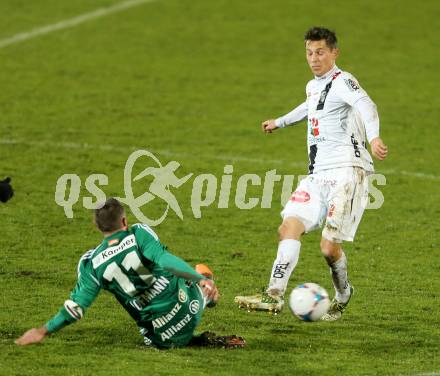 Fussball Bundesliga. RZ Pellets WAC gegen SK Rapid Wien. Rene Seebacher,  (WAC), Steffen Hofmann (Rapid). Wolfsberg, am 7.11.2014.
Foto: Kuess

---
pressefotos, pressefotografie, kuess, qs, qspictures, sport, bild, bilder, bilddatenbank