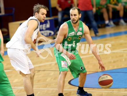 Basketball 2.Bundesliga 2014/15 Grunddurchgang 11.Runde. Woerthersee Piraten gegen Dornbirn Lions. Tim Huber,  (Piraten), Tobias Stadelmann (Dornbirn). Klagenfurt, 6.12.2014.
Foto: Kuess
---
pressefotos, pressefotografie, kuess, qs, qspictures, sport, bild, bilder, bilddatenbank