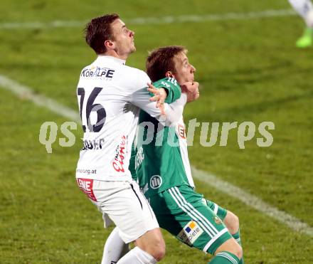 Fussball Bundesliga. RZ Pellets WAC gegen SK Rapid Wien. Michael Sollbauer, (WAC), Robert Beric  (Rapid). Wolfsberg, am 7.11.2014.
Foto: Kuess

---
pressefotos, pressefotografie, kuess, qs, qspictures, sport, bild, bilder, bilddatenbank