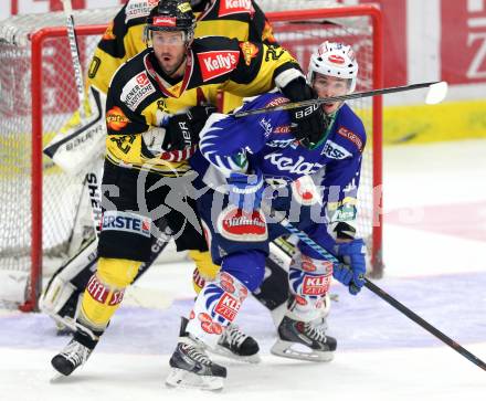 EBEL. Eishockey Bundesliga. EC VSV gegen UPC Vienna Capitals. Marco Pewal,  (VSV), Sven Klimbacher (Caps). Villach, am 12.12.2014.
Foto: Kuess 


---
pressefotos, pressefotografie, kuess, qs, qspictures, sport, bild, bilder, bilddatenbank