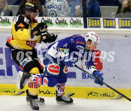 EBEL. Eishockey Bundesliga. EC VSV gegen UPC Vienna Capitals. Nico Brunner,  (VSV), Andreas Noedl  (Caps). Villach, am 12.12.2014.
Foto: Kuess 


---
pressefotos, pressefotografie, kuess, qs, qspictures, sport, bild, bilder, bilddatenbank