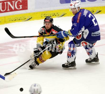 EBEL. Eishockey Bundesliga. EC VSV gegen UPC Vienna Capitals. Cole Jarrett,  (VSV), Rafael Rotter (Caps). Villach, am 12.12.2014.
Foto: Kuess 


---
pressefotos, pressefotografie, kuess, qs, qspictures, sport, bild, bilder, bilddatenbank