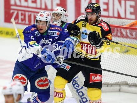 EBEL. Eishockey Bundesliga. EC VSV gegen UPC Vienna Capitals. Stefan Bacher, (VSV), Andreas Noedl  (Caps). Villach, am 12.12.2014.
Foto: Kuess 


---
pressefotos, pressefotografie, kuess, qs, qspictures, sport, bild, bilder, bilddatenbank