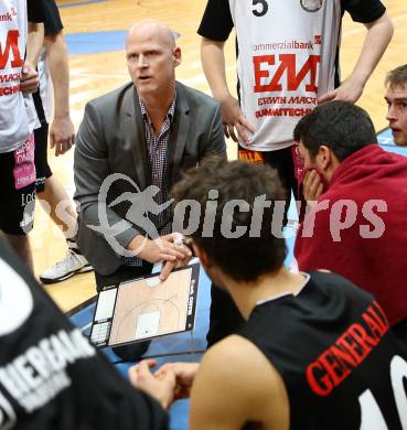 Basketball 2.Bundesliga 2014/15 Grunddurchgang 12.Runde. KOS Celovec gegen Mattersburg Rocks. Trainer Mike Coffin (Mattersburg Rocks). Klagenfurt, 13.12.2014.
Foto: Kuess
---
pressefotos, pressefotografie, kuess, qs, qspictures, sport, bild, bilder, bilddatenbank