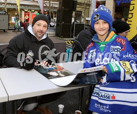 EBEL. Eishockey Bundesliga. VSV Kalenderpraesentation. Gerhard Unterluggauer. Villach, am 13.12.2014.
Foto: Kuess
---
pressefotos, pressefotografie, kuess, qs, qspictures, sport, bild, bilder, bilddatenbank