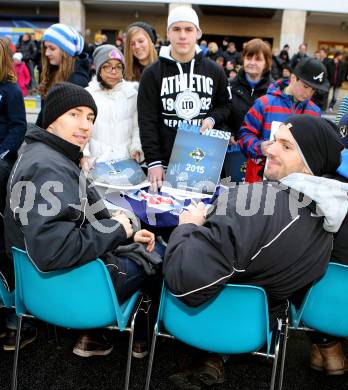 EBEL. Eishockey Bundesliga. VSV Kalenderpraesentation. Mark Santorelli, Benjamin Petrik. Villach, am 13.12.2014.
Foto: Kuess
---
pressefotos, pressefotografie, kuess, qs, qspictures, sport, bild, bilder, bilddatenbank