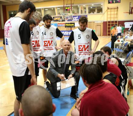 Basketball 2.Bundesliga 2014/15 Grunddurchgang 12.Runde. KOS Celovec gegen Mattersburg Rocks. Trainer Mike Coffin (Mattersburg Rocks). Klagenfurt, 13.12.2014.
Foto: Kuess
---
pressefotos, pressefotografie, kuess, qs, qspictures, sport, bild, bilder, bilddatenbank