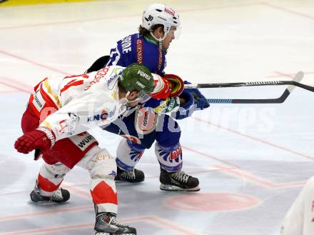 EBEL. Eishockey Bundesliga. EC VSV gegen HCB SUEDTIROL. Brock McBride,  (VSV), Hannes Oberdoerfer (Bozen). Villach, am 14.12.2014.
Foto: Kuess 


---
pressefotos, pressefotografie, kuess, qs, qspictures, sport, bild, bilder, bilddatenbank