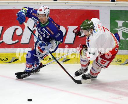 EBEL. Eishockey Bundesliga. EC VSV gegen HCB SUEDTIROL. Eric HUnter,  (VSV), John Thomas Lee (Bozen). Villach, am 14.12.2014.
Foto: Kuess 


---
pressefotos, pressefotografie, kuess, qs, qspictures, sport, bild, bilder, bilddatenbank