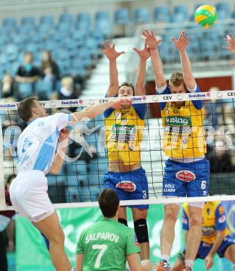 Volleyball Champions League. SK Posojilnica Aich/Dob gegen Zenit Kazan.  Rok Satler, Peter Wohlfahrtstaetter,  (Aich/Dob). Klagenfurt, am 17.12.2014.
Foto: Kuess
---
pressefotos, pressefotografie, kuess, qs, qspictures, sport, bild, bilder, bilddatenbank