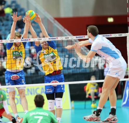 Volleyball Champions League. SK Posojilnica Aich/Dob gegen Zenit Kazan.  Peter Wohlfahrtstaetter, Stanislaw Wawrynczyk (Aich/Dob). Klagenfurt, am 17.12.2014.
Foto: Kuess
---
pressefotos, pressefotografie, kuess, qs, qspictures, sport, bild, bilder, bilddatenbank