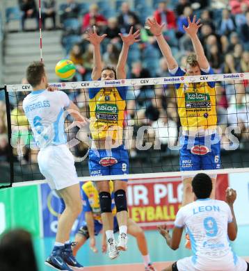 Volleyball Champions League. SK Posojilnica Aich/Dob gegen Zenit Kazan.   Rok Satler, Peter Wohlfahrtstaetter (Aich/Dob). Klagenfurt, am 17.12.2014.
Foto: Kuess
---
pressefotos, pressefotografie, kuess, qs, qspictures, sport, bild, bilder, bilddatenbank