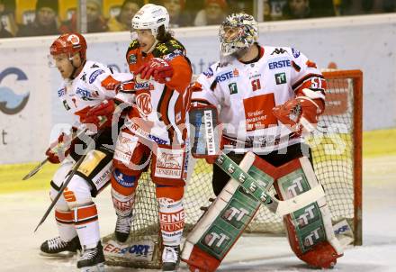 EBEL. Eishockey Bundesliga. KAC gegen HC TWK Innsbruck. Lukas Pither,  (KAC), Dustin Vanballegooie, Adam Munro (Innsbruck). Klagenfurt, am 19.12.2014.
Foto: Kuess 

---
pressefotos, pressefotografie, kuess, qs, qspictures, sport, bild, bilder, bilddatenbank