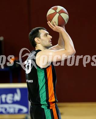 Basketball 2.Bundesliga 2014/15 Grunddurchgang 13.Runde. Woerthersee Piraten gegen Basket Flames. Vladimir Gavranic (Basket Flames). Klagenfurt, 20.12.2014.
Foto: Kuess
---
pressefotos, pressefotografie, kuess, qs, qspictures, sport, bild, bilder, bilddatenbank