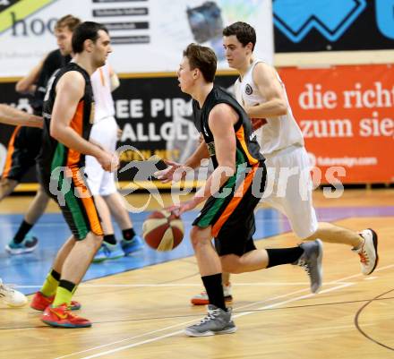 Basketball 2.Bundesliga 2014/15 Grunddurchgang 13.Runde. Woerthersee Piraten gegen Basket Flames. Martin Breithuber (Piraten), Joshua Rohrboeck (Basket Flames). Klagenfurt, 20.12.2014.
Foto: Kuess
---
pressefotos, pressefotografie, kuess, qs, qspictures, sport, bild, bilder, bilddatenbank