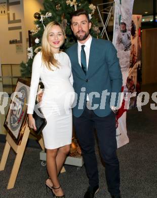 Sportgala. Nacht des Sports. Ehrung Sportler des Jahres. Bernhard Eisel und seine Frau Tanja. Congress Center Villach, 22.12.2014.
Foto: Kuess
---
pressefotos, pressefotografie, kuess, qs, qspictures, sport, bild, bilder, bilddatenbank