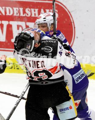 EBEL. Eishockey Bundesliga. EC VSV gegen HC Orli Znojmo. Rauferei Gerhard Unterluggauer,  (VSV), Jan Lattner (Znojmo). Villach, am 23.12.2014.
Foto: Kuess 


---
pressefotos, pressefotografie, kuess, qs, qspictures, sport, bild, bilder, bilddatenbank