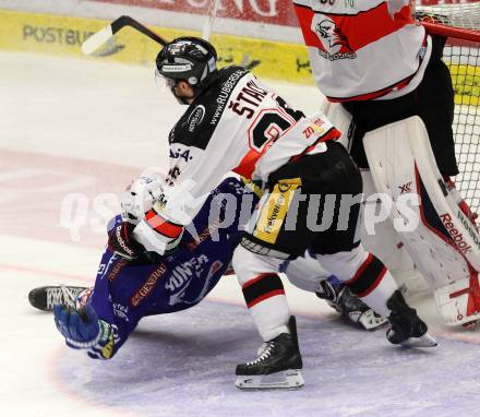 EBEL. Eishockey Bundesliga. EC VSV gegen HC Orli Znojmo. Eric Hunter,  (VSV), Lubomir Stach (Znojmo). Villach, am 23.12.2014.
Foto: Kuess 


---
pressefotos, pressefotografie, kuess, qs, qspictures, sport, bild, bilder, bilddatenbank