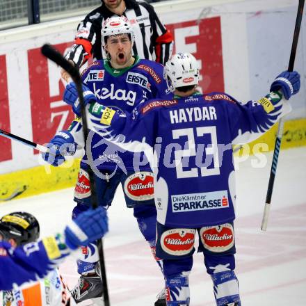 EBEL. Eishockey Bundesliga. EC VSV gegen Moser Medical Graz 99ers.  Torjubel Eric HUnter, Darren Haydar (VSV). Villach, am 28.12.2014.
Foto: Kuess 


---
pressefotos, pressefotografie, kuess, qs, qspictures, sport, bild, bilder, bilddatenbank