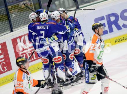 EBEL. Eishockey Bundesliga. EC VSV gegen Moser Medical Graz 99ers.  Torjubel Eric Hunter, Darren Haydar, John Lammers, Cole Jarrett, Gerhard Unterluggauer (VSV). Villach, am 28.12.2014.
Foto: Kuess 


---
pressefotos, pressefotografie, kuess, qs, qspictures, sport, bild, bilder, bilddatenbank