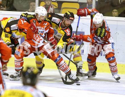 EBEL. Eishockey Bundesliga. KAC gegen UPC Vienna Capitals. Johannes Reichel, Thomas Koch, (KAC),  Andreas Noedl (Caps). Klagenfurt, am 30.12.2014.
Foto: Kuess 

---
pressefotos, pressefotografie, kuess, qs, qspictures, sport, bild, bilder, bilddatenbank