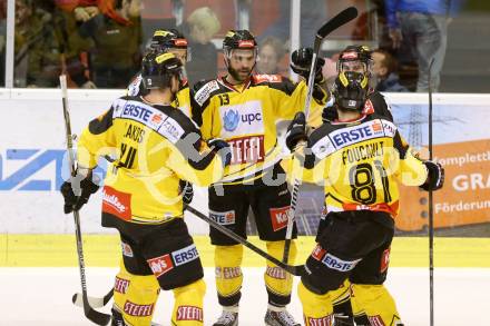 EBEL. Eishockey Bundesliga. KAC gegen UPC Vienna Capitals.  Torjubel Michael Schiechl, Matt Watkins, Florian Iberer, Philippe lakos, Kristopher Foucalt (Caps). Klagenfurt, am 30.12.2014.
Foto: Kuess 

---
pressefotos, pressefotografie, kuess, qs, qspictures, sport, bild, bilder, bilddatenbank