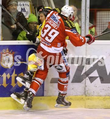 EBEL. Eishockey Bundesliga. KAC gegen UPC Vienna Capitals. Jean Francois Jacques, (KAC), Sven Klimbacher  (Caps). Klagenfurt, am 30.12.2014.
Foto: Kuess 

---
pressefotos, pressefotografie, kuess, qs, qspictures, sport, bild, bilder, bilddatenbank