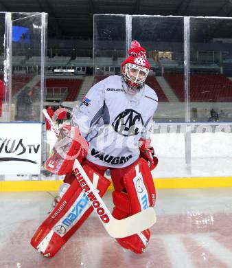 EBEL. Eishockey Bundesliga. Freiluftderby KAC gegen VSV. Training. Rene Swette (KAC). Klagenfurt, Woerthersee Stadion, am 2.1.2015.
Foto: Kuess
---
pressefotos, pressefotografie, kuess, qs, qspictures, sport, bild, bilder, bilddatenbank