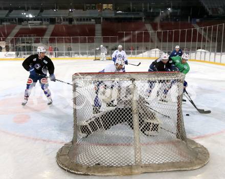 EBEL. Eishockey Bundesliga. Freiluftderby KAC gegen VSV. Training.  (VSV). Klagenfurt, Woerthersee Stadion, am 2.1.2015.
Foto: Kuess
---
pressefotos, pressefotografie, kuess, qs, qspictures, sport, bild, bilder, bilddatenbank