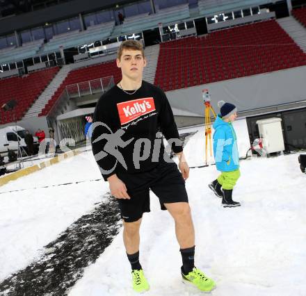 EBEL. Eishockey Bundesliga. Freiluftderby KAC gegen VSV. Training. Patrick Vallant (KAC). Klagenfurt, Woerthersee Stadion, am 2.1.2015.
Foto: Kuess
---
pressefotos, pressefotografie, kuess, qs, qspictures, sport, bild, bilder, bilddatenbank