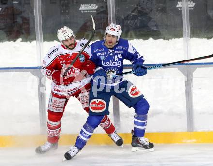 EBEL. Eishockey Bundesliga. Freiluftderby KAC gegen VSV. Mario Altmann,  (KAC), Jean Francois Jacques (VSV). Klagenfurt, Woerthersee Stadion, am 3.1.2015.
Foto: Kuess
---
pressefotos, pressefotografie, kuess, qs, qspictures, sport, bild, bilder, bilddatenbank