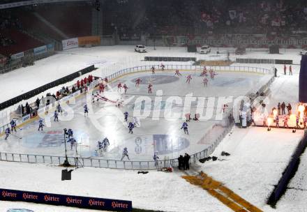 EBEL. Eishockey Bundesliga. Freiluftderby KAC gegen VSV. Klagenfurt, Woerthersee Stadion, am 3.1.2015.
Foto: Kuess
---
pressefotos, pressefotografie, kuess, qs, qspictures, sport, bild, bilder, bilddatenbank