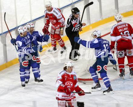 EBEL. Eishockey Bundesliga. Freiluftderby KAC gegen VSV. Torjubel Darren Haydar, Jason Krog, John Lammers (VSV). Klagenfurt, Woerthersee Stadion, am 3.1.2015.
Foto: Kuess
---
pressefotos, pressefotografie, kuess, qs, qspictures, sport, bild, bilder, bilddatenbank