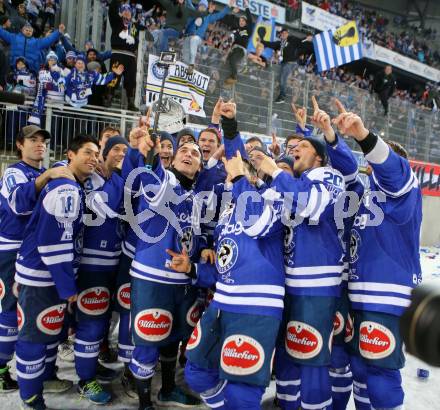 EBEL. Eishockey Bundesliga. Freiluftderby KAC gegen VSV.  Selfie, Fans (VSV). Klagenfurt, Woerthersee Stadion, am 3.1.2015.
Foto: Kuess
---
pressefotos, pressefotografie, kuess, qs, qspictures, sport, bild, bilder, bilddatenbank