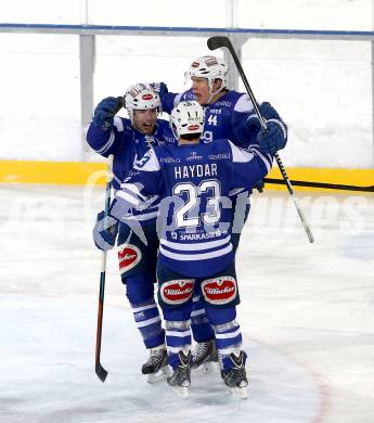 EBEL. Eishockey Bundesliga. Freiluftderby KAC gegen VSV. Torjubel Marco Pewal, Geoff Waugh, Darren Haydar (VSV). Klagenfurt, Woerthersee Stadion, am 3.1.2015.
Foto: Kuess
---
pressefotos, pressefotografie, kuess, qs, qspictures, sport, bild, bilder, bilddatenbank