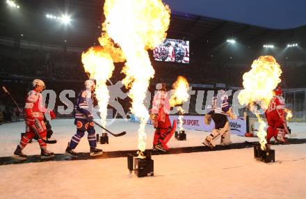 EBEL. Eishockey Bundesliga. Freiluftderby KAC gegen VSV. Klagenfurt, Woerthersee Stadion, am 3.1.2015.
Foto: Kuess
---
pressefotos, pressefotografie, kuess, qs, qspictures, sport, bild, bilder, bilddatenbank