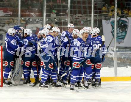 EBEL. Eishockey Bundesliga. Freiluftderby KAC gegen VSV. Jubel (VSV). Klagenfurt, Woerthersee Stadion, am 3.1.2015.
Foto: Kuess
---
pressefotos, pressefotografie, kuess, qs, qspictures, sport, bild, bilder, bilddatenbank