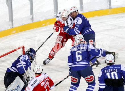 EBEL. Eishockey Bundesliga. Freiluftderby KAC gegen VSV. Patrick Harand, (KAC), Cole Jarrett  (VSV). Klagenfurt, Woerthersee Stadion, am 3.1.2015.
Foto: Kuess
---
pressefotos, pressefotografie, kuess, qs, qspictures, sport, bild, bilder, bilddatenbank