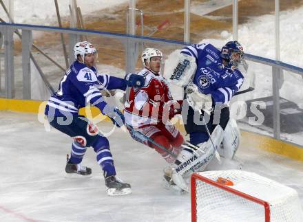 EBEL. Eishockey Bundesliga. Freiluftderby KAC gegen VSV. Stephan Geier,  (KAC), Mario Altmann, Thomas Hoeneckl (VSV). Klagenfurt, Woerthersee Stadion, am 3.1.2015.
Foto: Kuess
---
pressefotos, pressefotografie, kuess, qs, qspictures, sport, bild, bilder, bilddatenbank