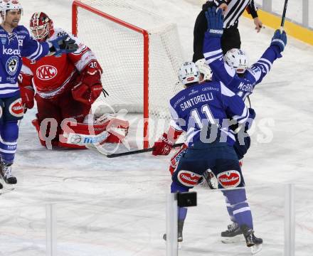 EBEL. Eishockey Bundesliga. Freiluftderby KAC gegen VSV. Torjubel Brock McBride, Mark Santorelli (VSV). Klagenfurt, Woerthersee Stadion, am 3.1.2015.
Foto: Kuess
---
pressefotos, pressefotografie, kuess, qs, qspictures, sport, bild, bilder, bilddatenbank