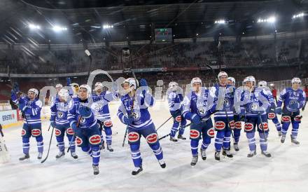 EBEL. Eishockey Bundesliga. Freiluftderby KAC gegen VSV. Jubel VSV. Klagenfurt, Woerthersee Stadion, am 3.1.2015.
Foto: Kuess
---
pressefotos, pressefotografie, kuess, qs, qspictures, sport, bild, bilder, bilddatenbank