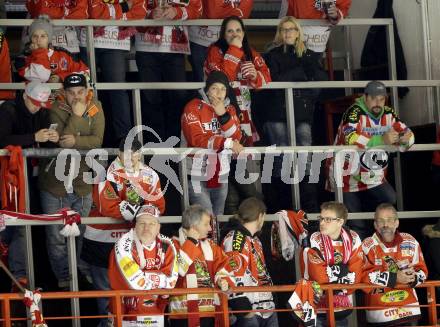 EBEL. Eishockey Bundesliga. KAC gegen EHC LIWEST Linz. Gelangweilte KAC Fans, leerer Fansektor. Klagenfurt, am 6.1.2015.
Foto: Kuess 

---
pressefotos, pressefotografie, kuess, qs, qspictures, sport, bild, bilder, bilddatenbank