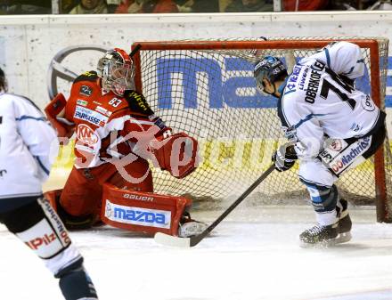 EBEL. Eishockey Bundesliga. KAC gegen EHC LIWEST Linz. Pekka Tuokkola,  (KAC), Daniel Oberkofler (Linz). Klagenfurt, am 6.1.2015.
Foto: Kuess 

---
pressefotos, pressefotografie, kuess, qs, qspictures, sport, bild, bilder, bilddatenbank